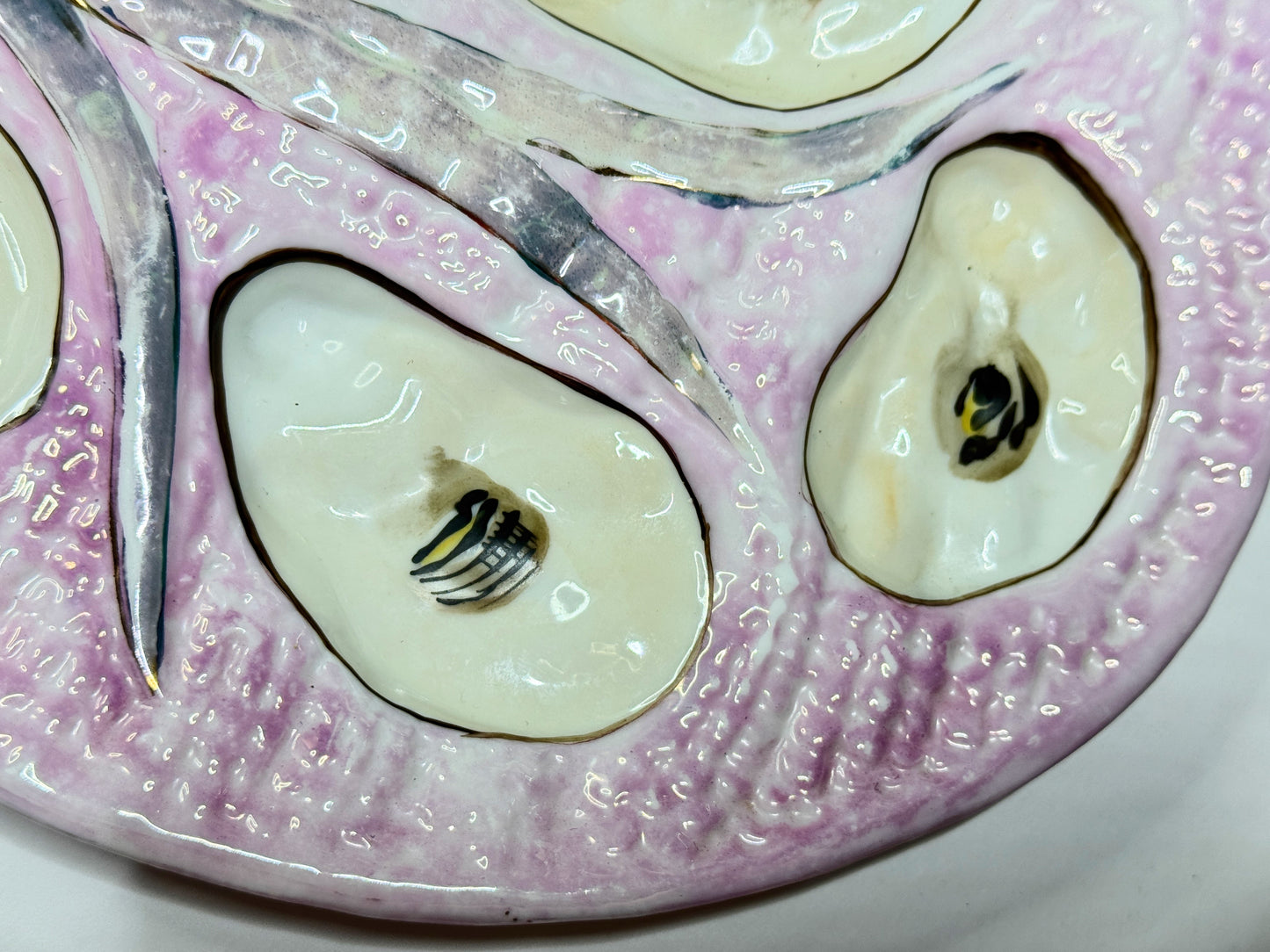 Antique French Majolica Oyster Plate, Pink Seaweed Design, c.1890 — 10” A665