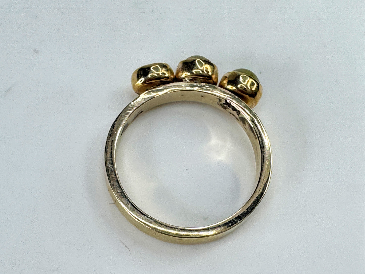 Vintage 14K Yellow Gold Three Ethiopian Opal Cabochon Ring JR1855