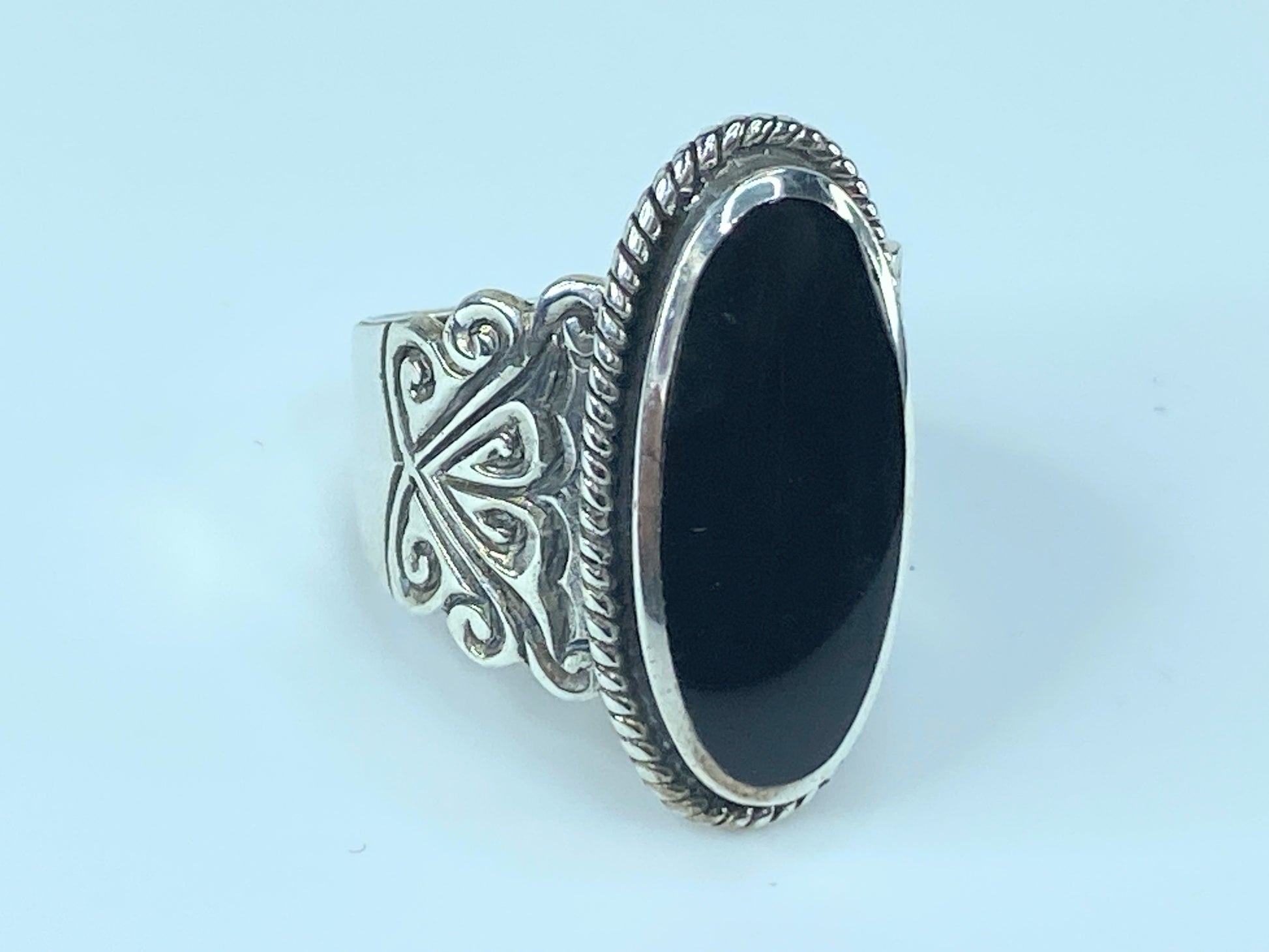 Sterling Silver oval Onyx cabochon rope link scroll shank ring 10.4g s9.