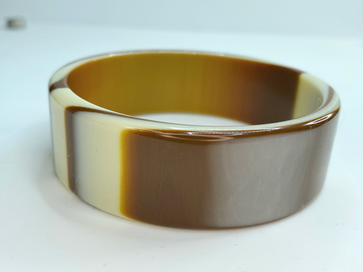 Lightweight Lucite bracelet white  chocolate caramel layered bangle 2 1/2" GS186