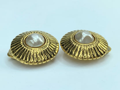 CHANEL CC Faux Pearl Gold Plated Round Earrings Clip 24.8mm 24.6g GS188