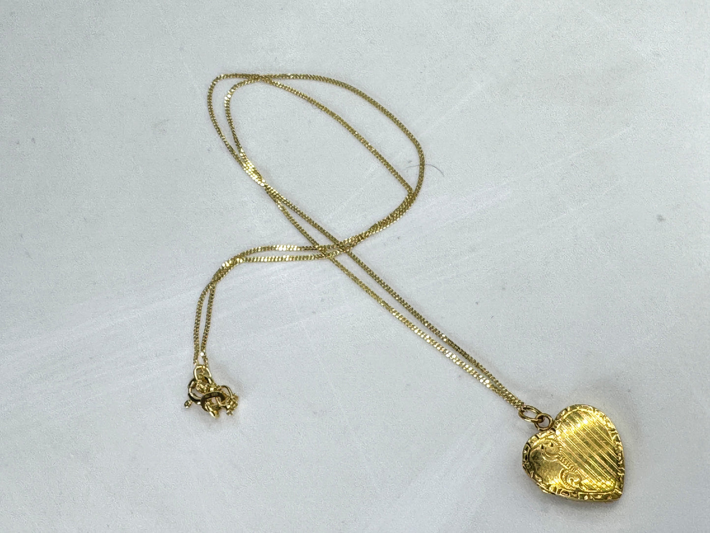 Vintage 14K gold Heart Locket necklace 16" diamond-cut chain 2.2g 16"  JR1866
