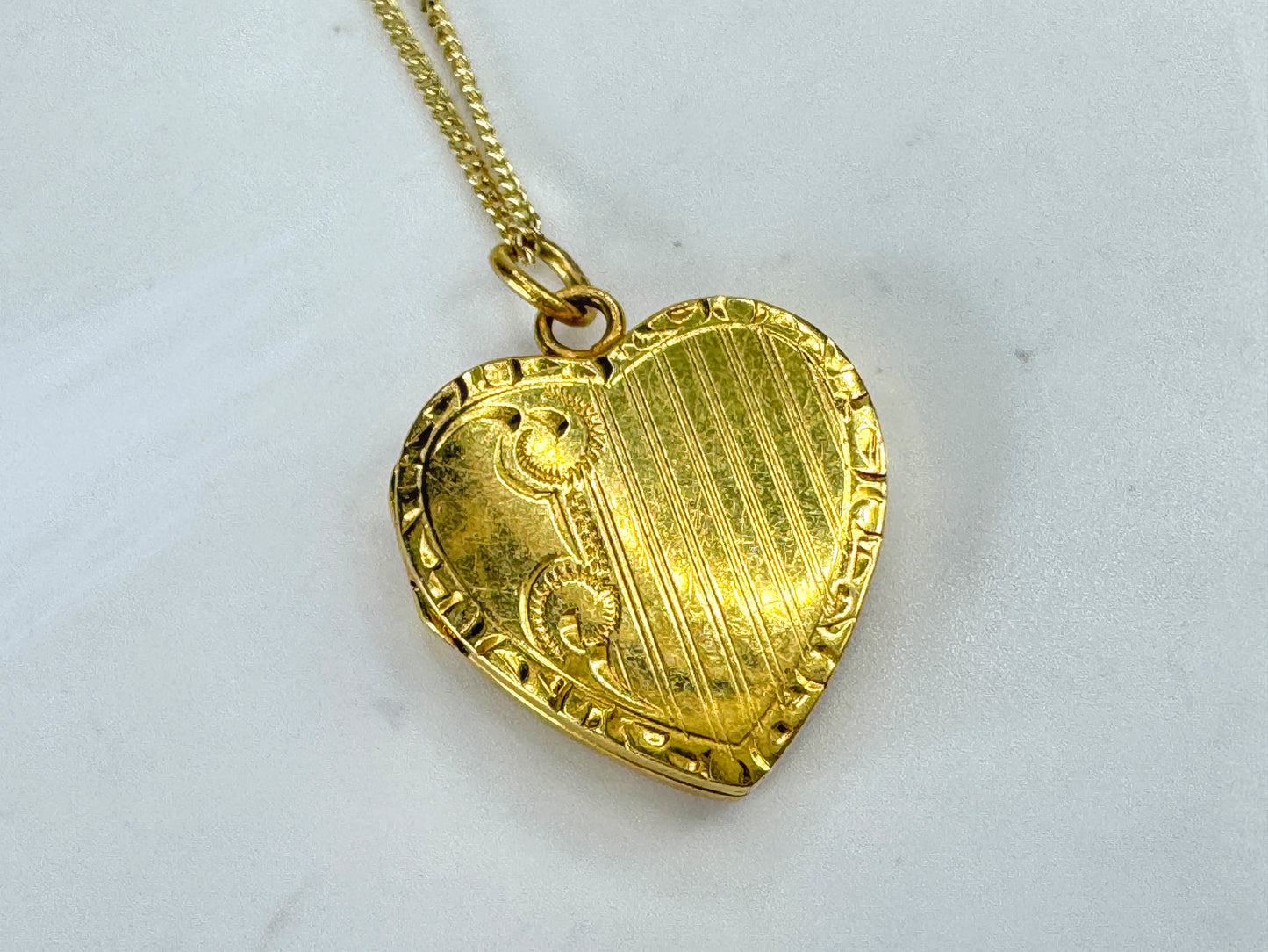 Vintage 14K gold Heart Locket necklace 16" diamond-cut chain 2.2g 16"  JR1866