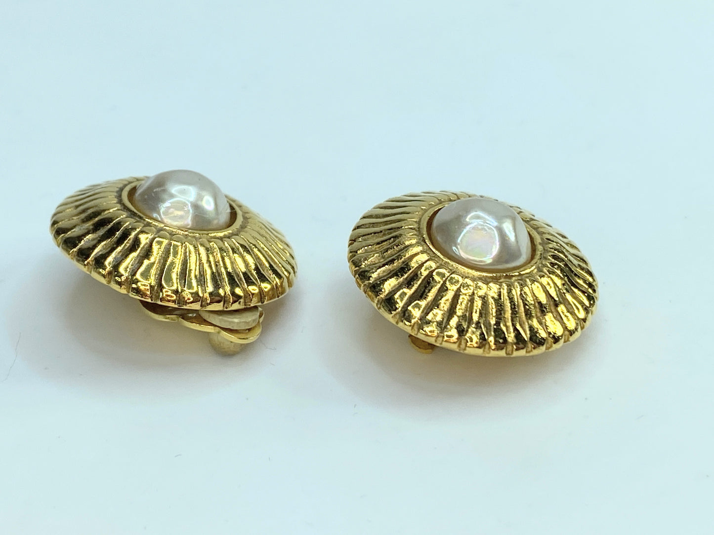 CHANEL CC Faux Pearl Gold Plated Round Earrings Clip 24.8mm 24.6g GS188