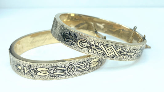 Victorian 14K Taille d’Épargne Enamel Hinged Bangles, set of Two