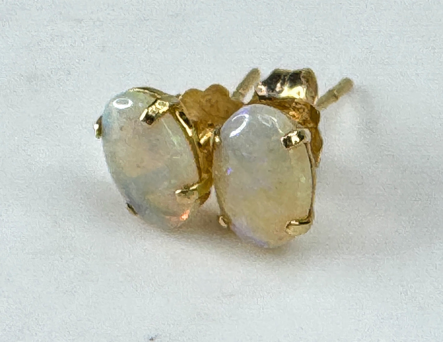 Vintage 14K Gold Oval Opal Stud Earrings JR1869