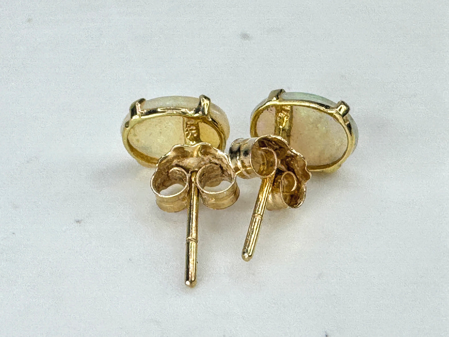 Vintage 14K Gold Oval Opal Stud Earrings JR1869