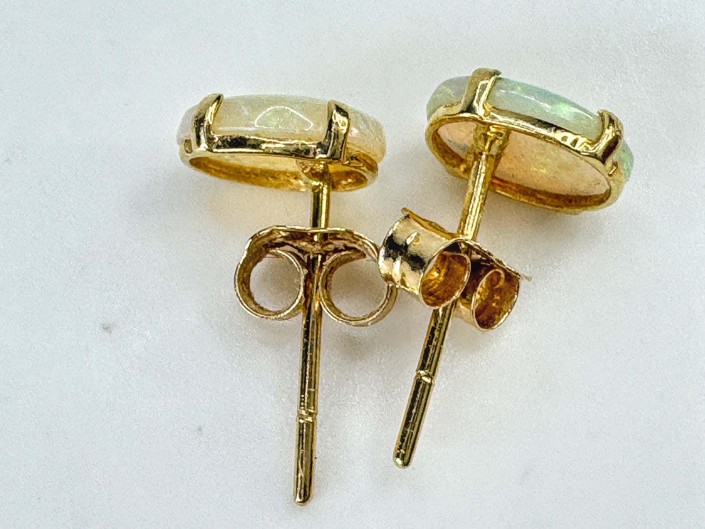 Vintage 14K Gold Oval Opal Stud Earrings JR1869
