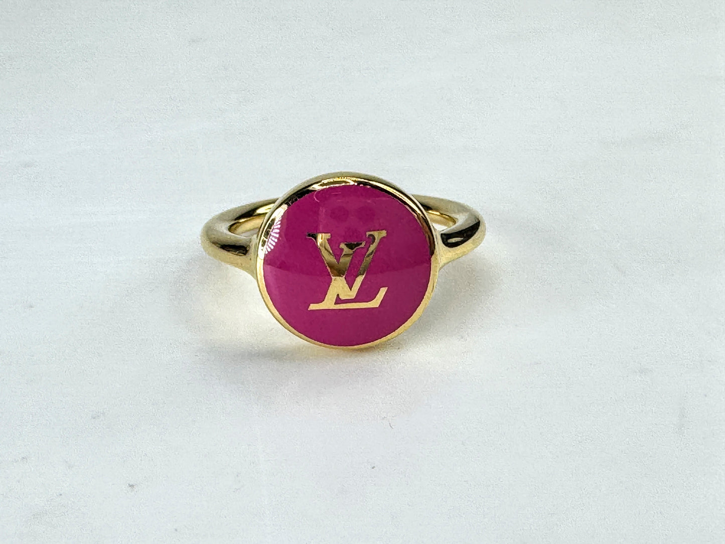 Louis Vuitton LV Confetti fuchsia enamel ring size 5.5 with original pouch GS845