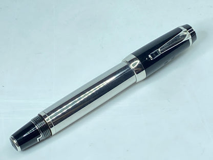Montblanc Bohème Noir Retractable Nib Fountain Pen 14K Gold SS153