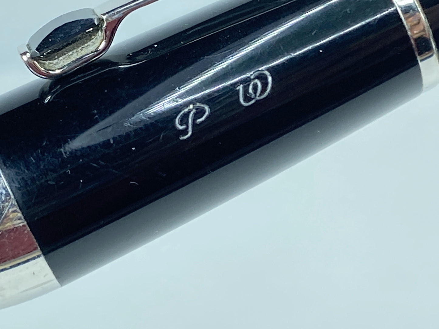 Montblanc Bohème Noir Retractable Nib Fountain Pen 14K Gold SS153