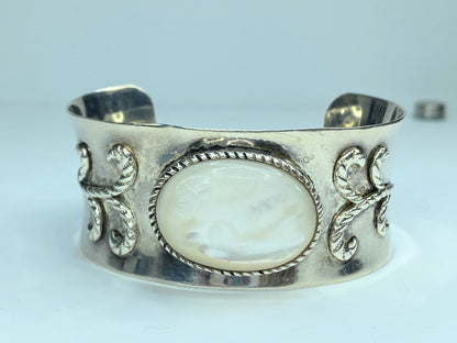 Ornate Hand etched Oval MOP stone foliate 30mm sterling cuff bangle 43g 7" JR76