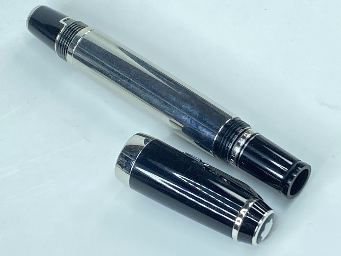 Montblanc Bohème Noir Retractable Nib Fountain Pen 14K Gold SS153