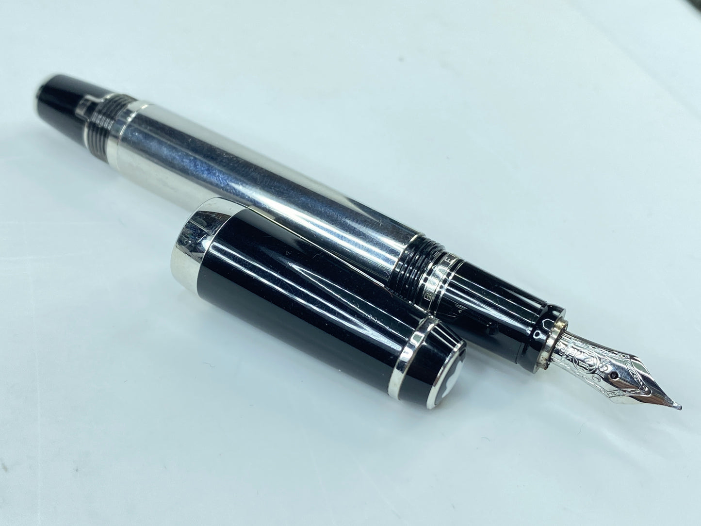 Montblanc Bohème Noir Retractable Nib Fountain Pen 14K Gold SS153