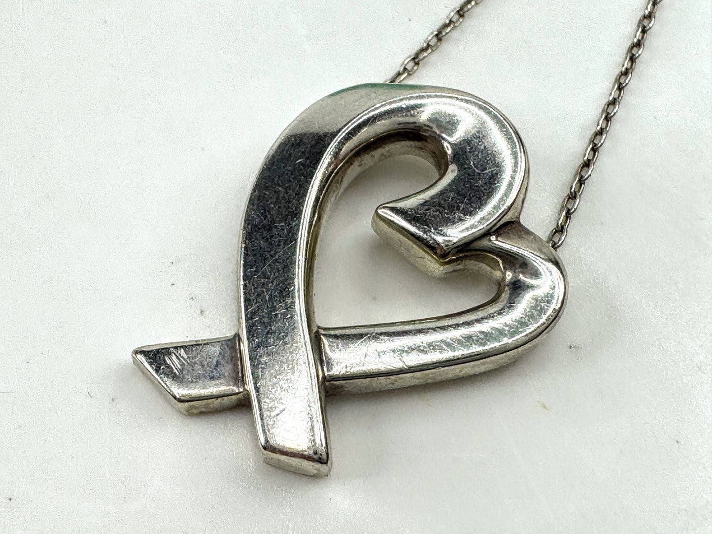 Vintage Tiffany & Co. Paloma Picasso 1 1/16" Loving Heart Necklace 20" JR1884