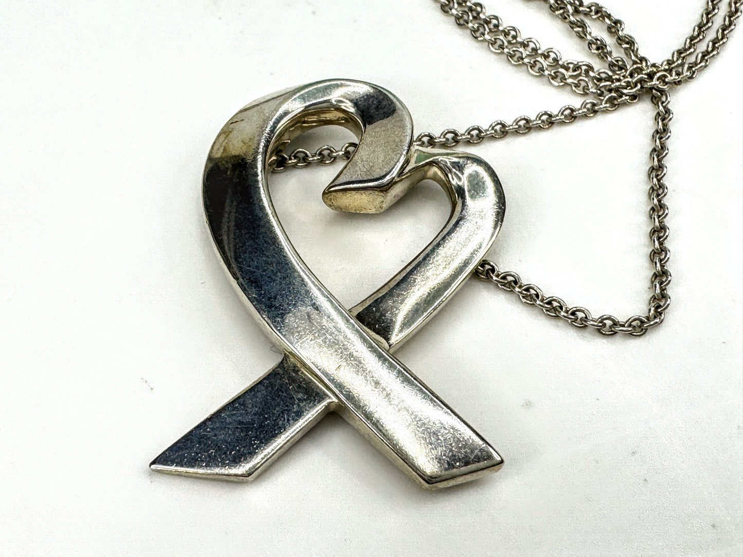 Vintage Tiffany & Co large Loving Heart Ribbon Necklace 24" Elsa Peretti JR1888