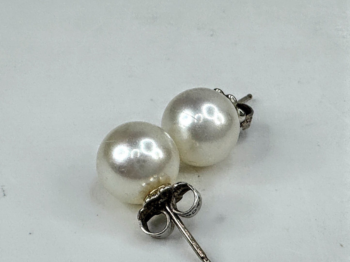 Vintage Tiffany & Co. 8.75mm cultured pearl sterling silver stud earrings JR1889