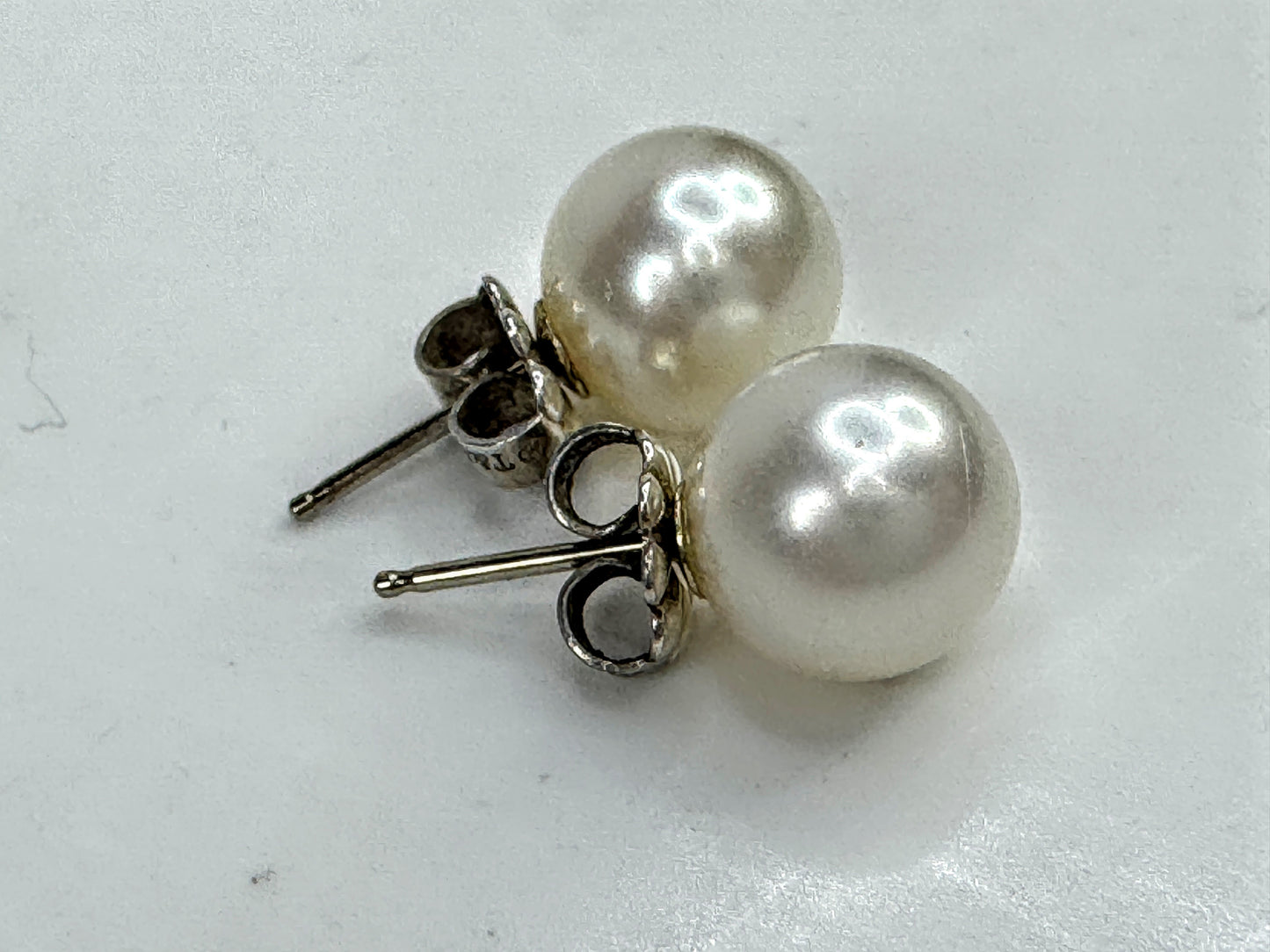 Vintage Tiffany & Co. 8.75mm cultured pearl sterling silver stud earrings JR1889