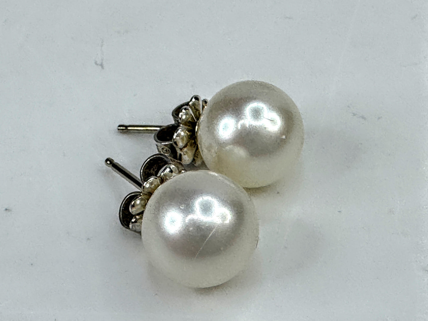 Vintage Tiffany & Co. 8.75mm cultured pearl sterling silver stud earrings JR1889