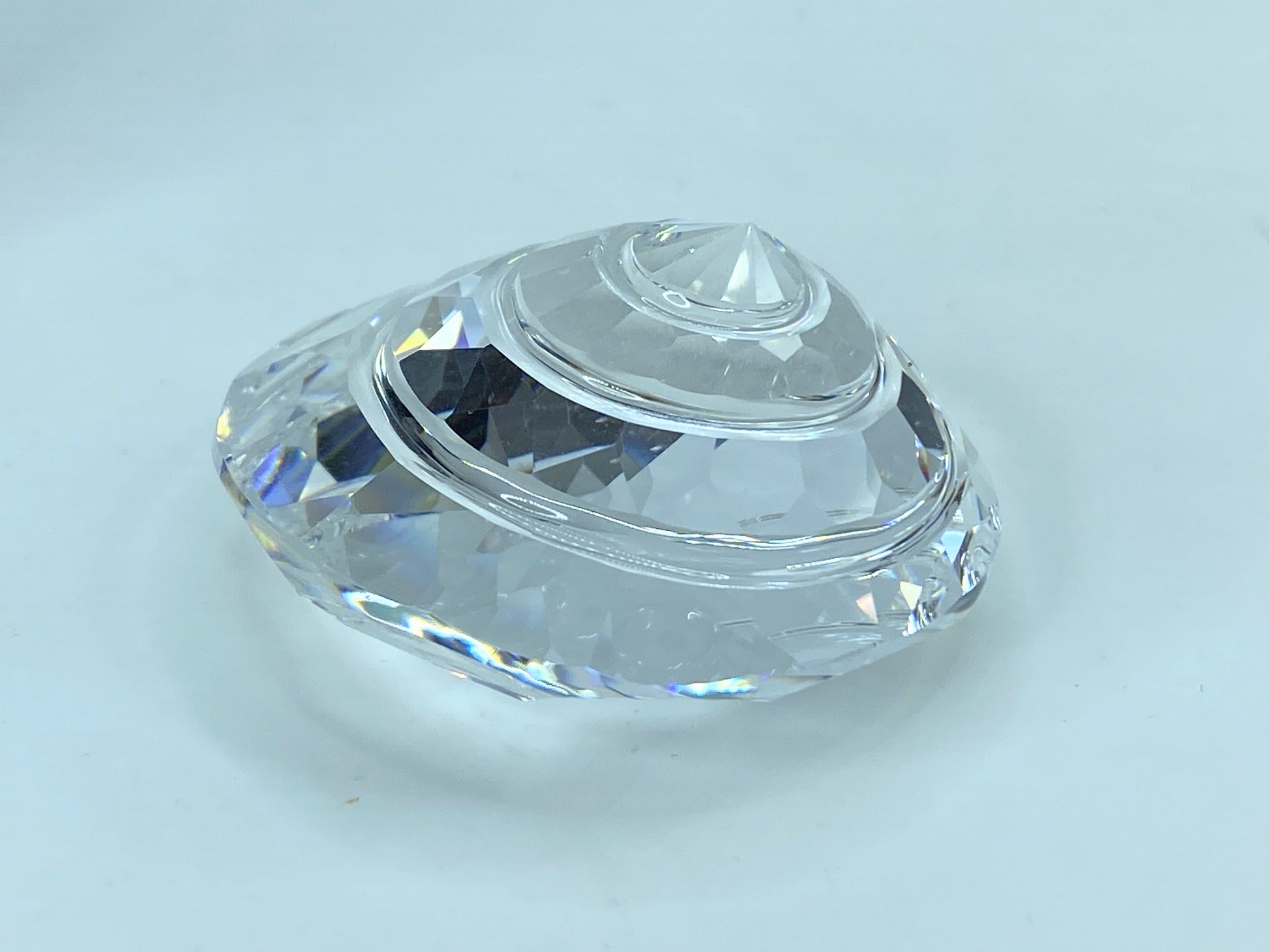 Swarovski Crystal Spiral Top Shell Figurine 880693 Swan Logo Retired S108