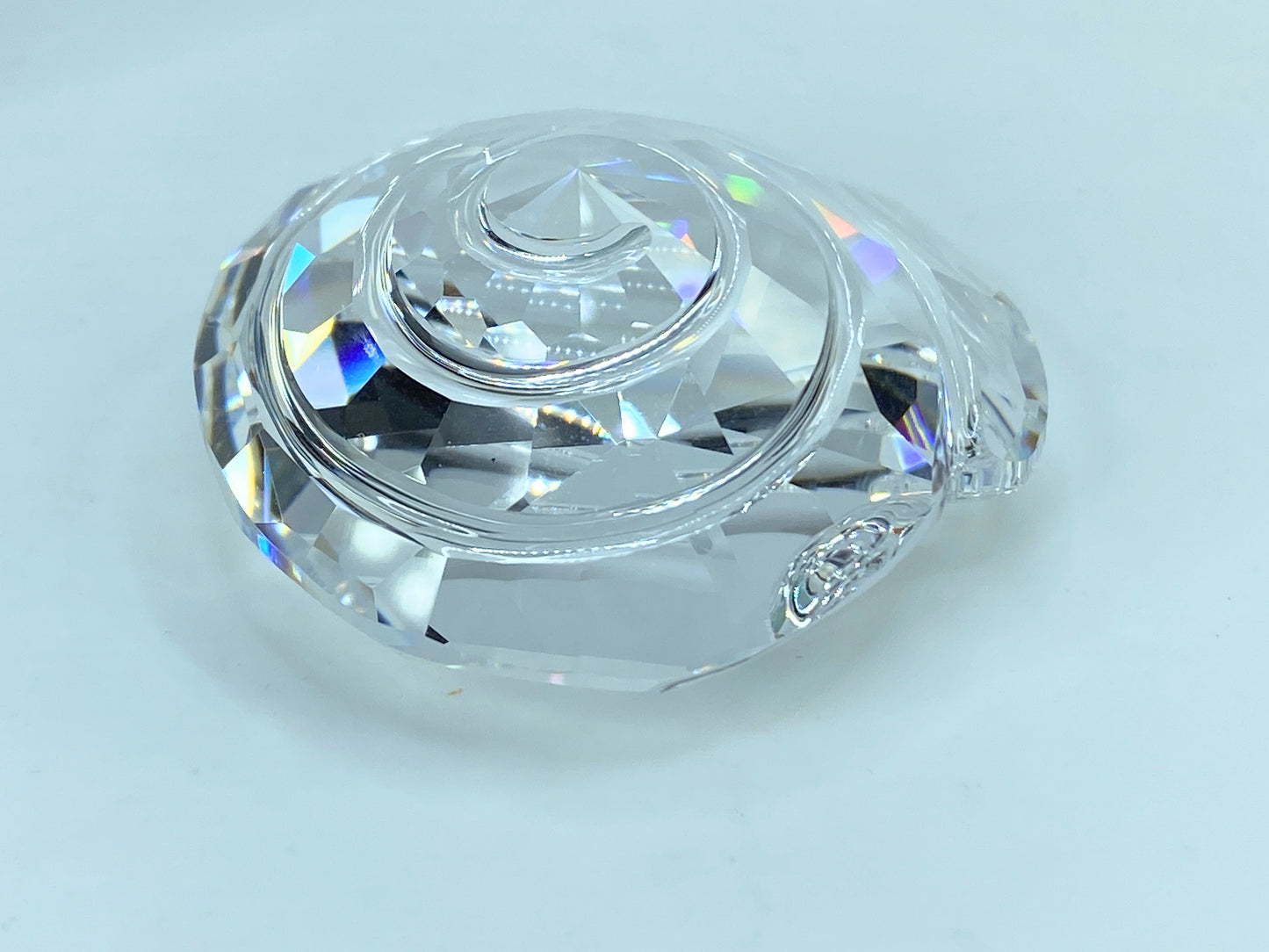 Swarovski Crystal Spiral Top Shell Figurine 880693 Swan Logo Retired S108
