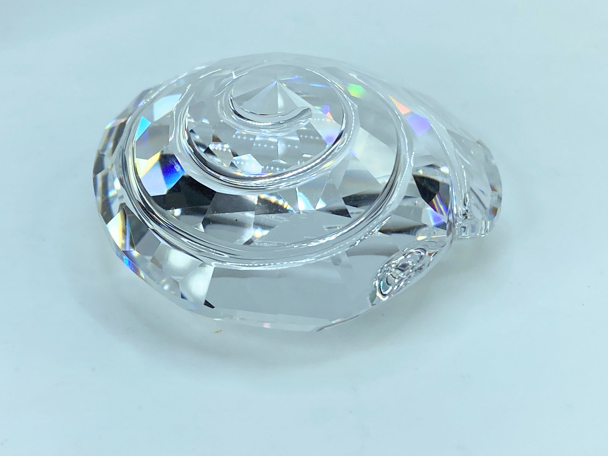 Swarovski Crystal Spiral Top Shell Figurine 880693 Swan Logo Retired S108
