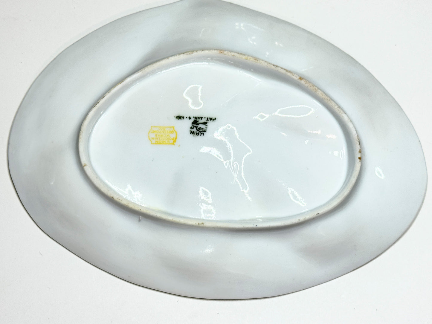 Antique UPW Oyster Plate with Soft Green Seaweed & Gilt Details c1800 A712