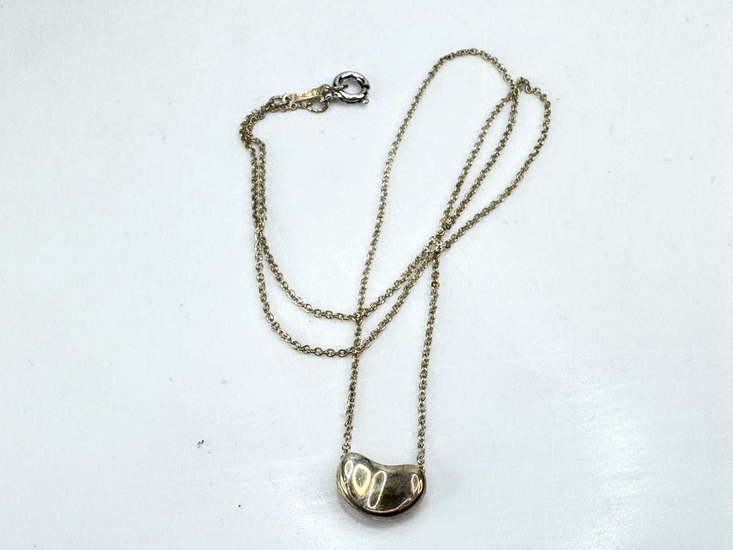 Vintage Tiffany & Co. Elsa Peretti sterling 11.0mm bean pendant necklace JR1901