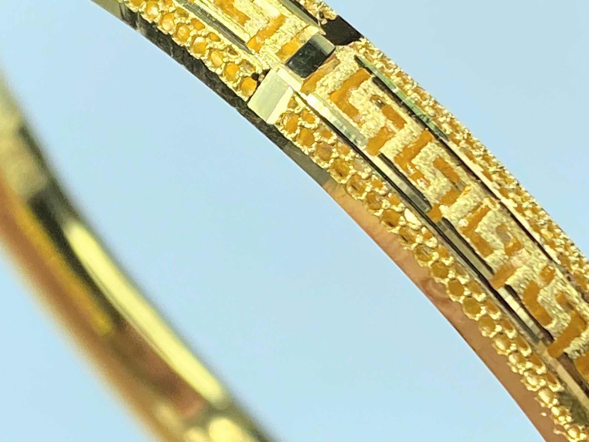 Greek Key design 6.5mm 22K yellow gold slip on bangle 9.8g 7.25"