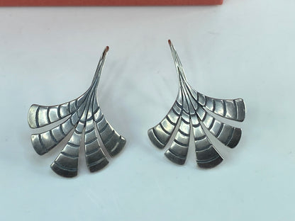 Retired James Avery Sterling Silver Gingko Leaf dangle Earrings 1.5" 6.6g JR586