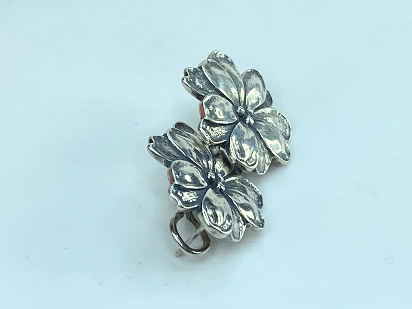 James Avery Retired Flower Earrings Post Omega Backs Classic Subtle Look JR589