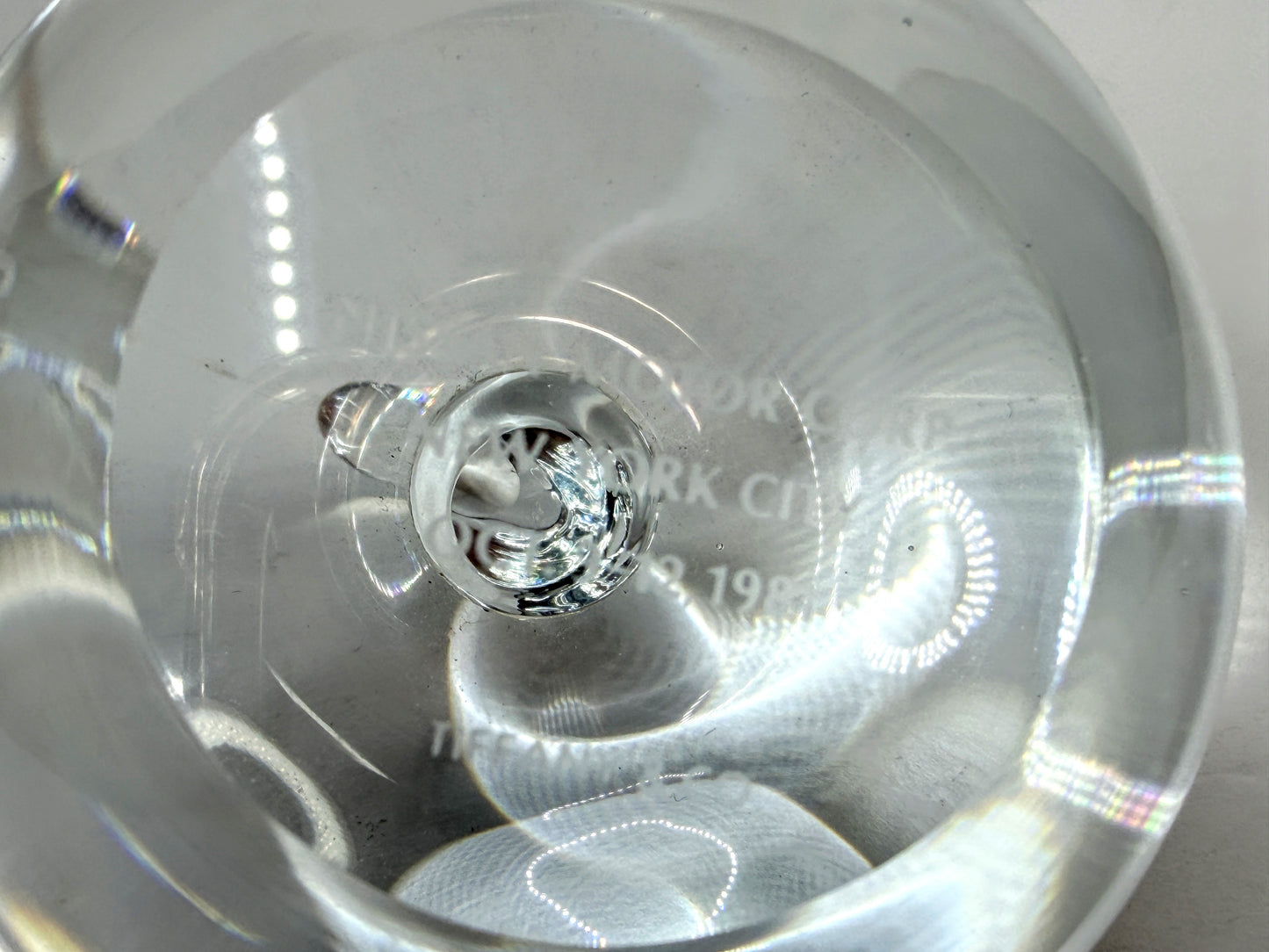 Signed Tiffany & Co. Crystal Apple Paperweight for New York City 1987 A1116