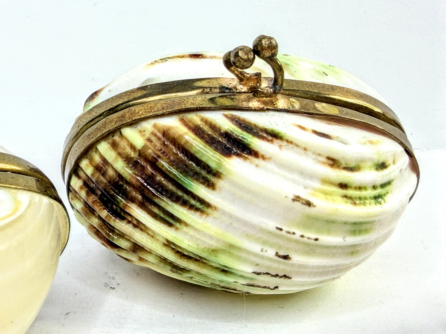 Vintage Handmade Shell and Mother of Pearl Jewelry Ring Boxes A1111