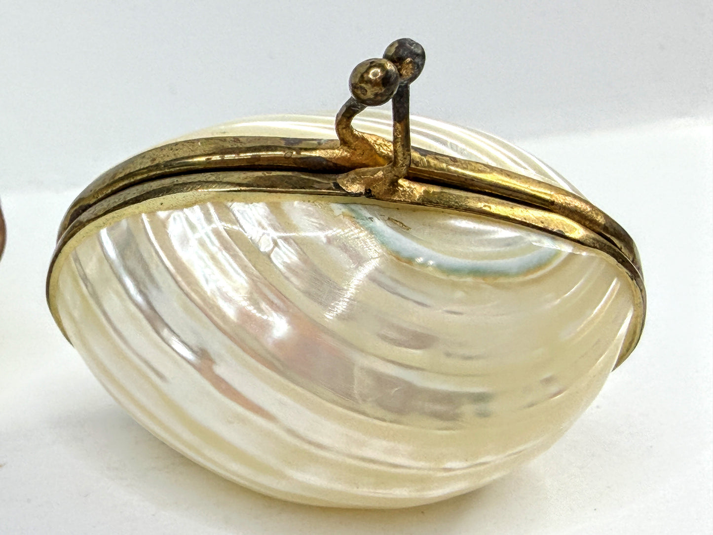 Vintage Handmade Shell and Mother of Pearl Jewelry Ring Boxes A1111