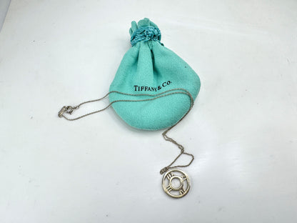 Vintage Tiffany & Co. Atlas sterling silver round circle pendant necklace JR1910