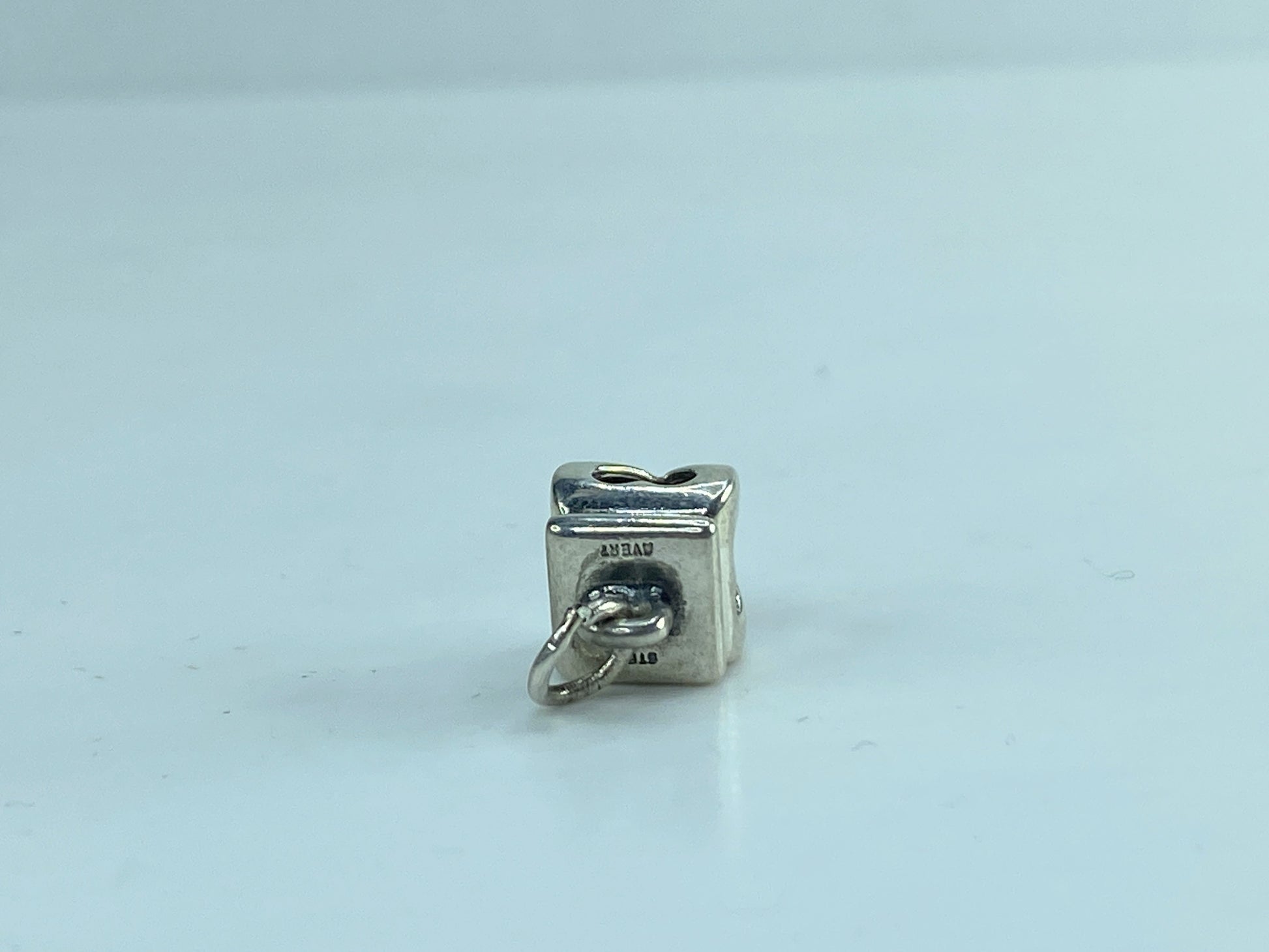 James Avery Finial Heart Charm /Pendant Retired Love Sweetheart Sterling JR591