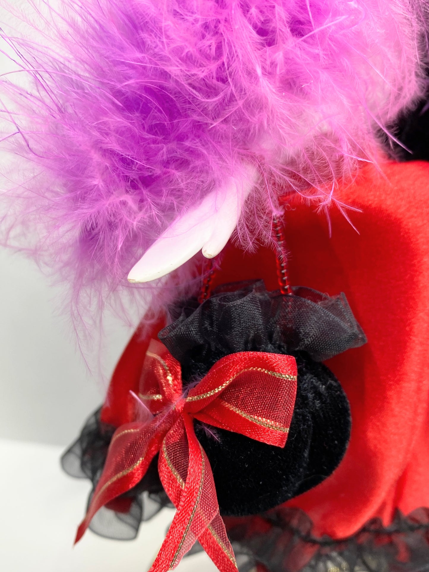 Katherine’s Collection Glam Kitty Cat Doll NIB Feather Boa Figurine Boxed XN63