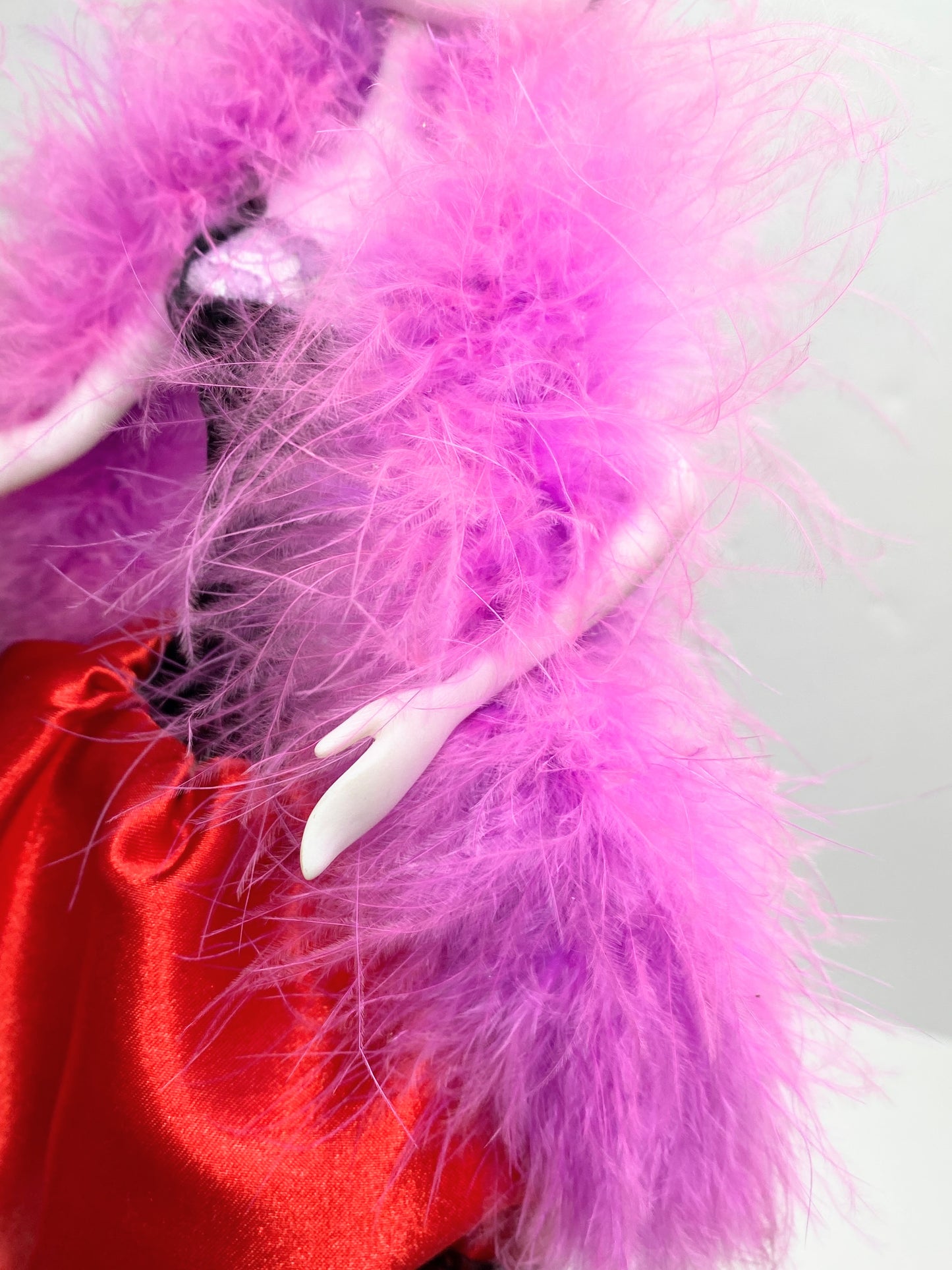 Katherine’s Collection Glam Kitty Cat Doll NIB Feather Boa Figurine Boxed XN63