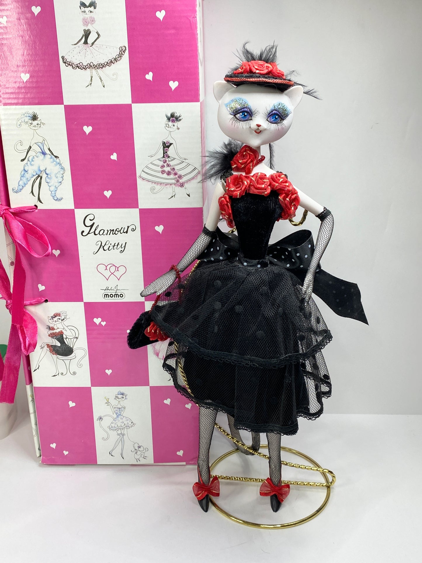 Glamour Kitty Elegant Cat Figurine New in Box Couture Art Display Piece XN66