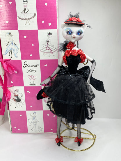 Glamour Kitty Elegant Cat Figurine New in Box Couture Art Display Piece XN66