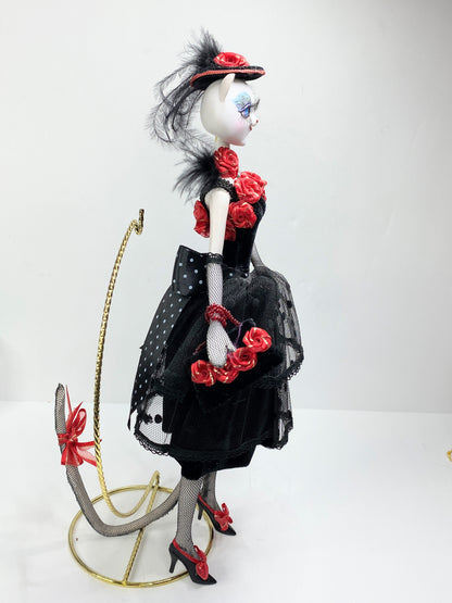 Glamour Kitty Elegant Cat Figurine New in Box Couture Art Display Piece XN66