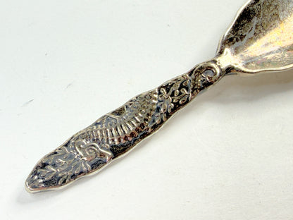 Antique Sterling Silver Seahorse Embossed Handle Shoehorn 29.7g 5.5" SS456