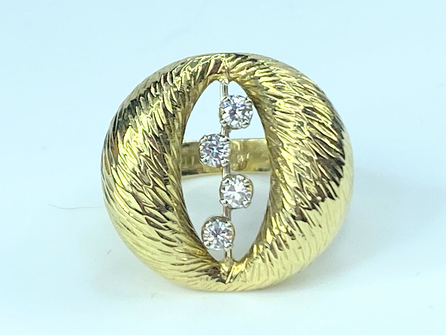 Modernist Italian 18kt gold & Diamond ring s8.25 9.2gm