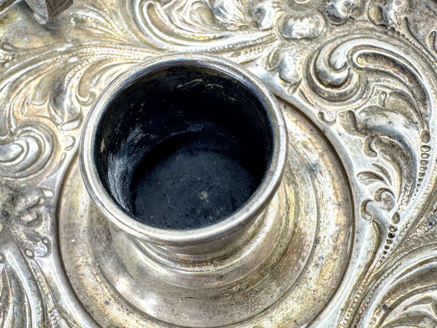 Vintage ornate sterling silver repoussé floral chamber candlestick holder SS471