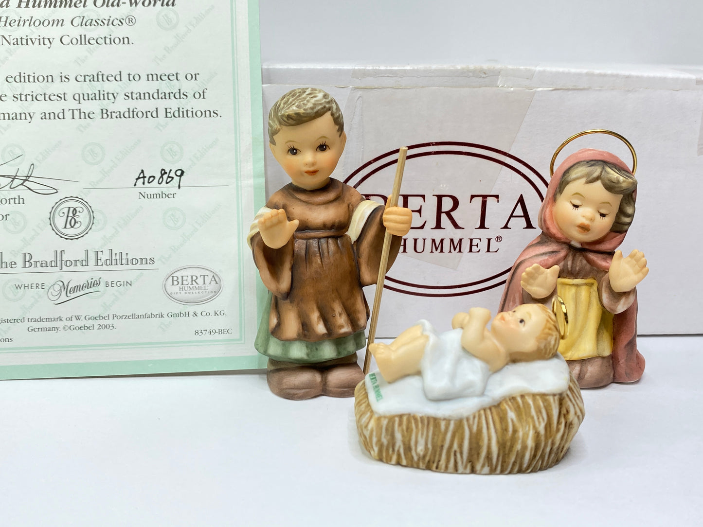 Berta Hummel Holy Family Nativity 3-Piece Figurine Set Porcelain w/box COA A685