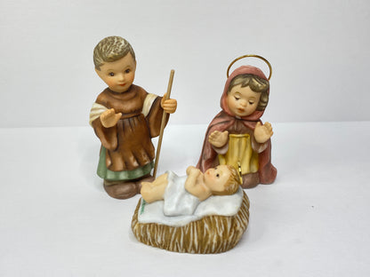 Berta Hummel Holy Family Nativity 3-Piece Figurine Set Porcelain w/box COA A685