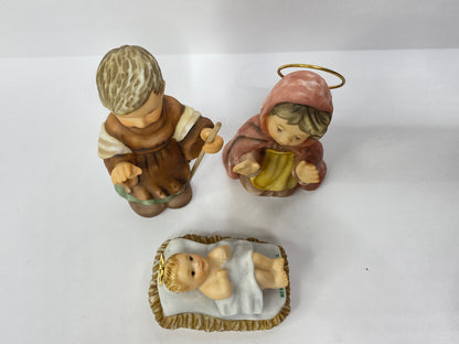 Berta Hummel Holy Family Nativity 3-Piece Figurine Set Porcelain w/box COA A685