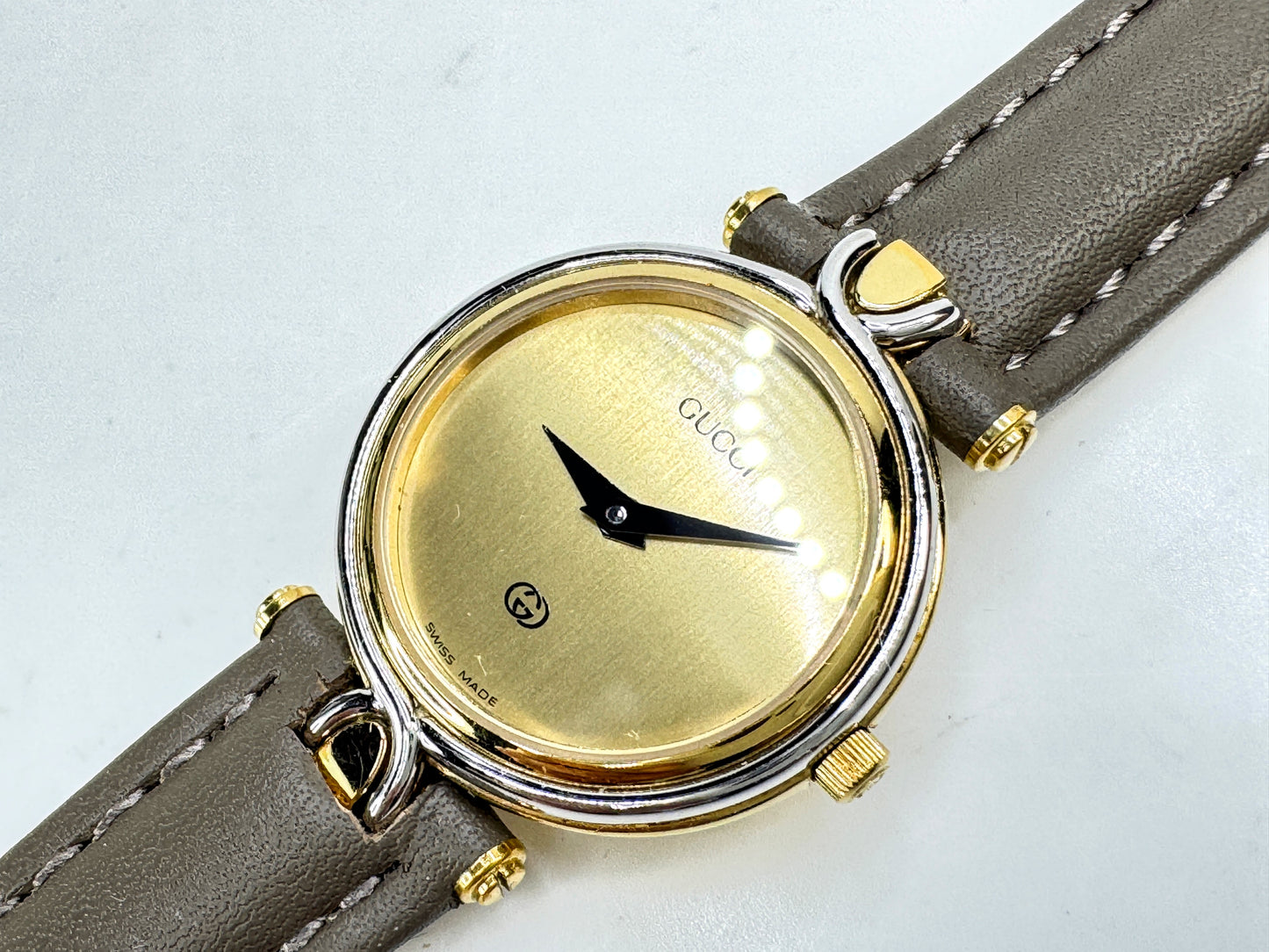 Vintage Gucci 4500M women’s 32mm black dial gold plated watch new battery SS468