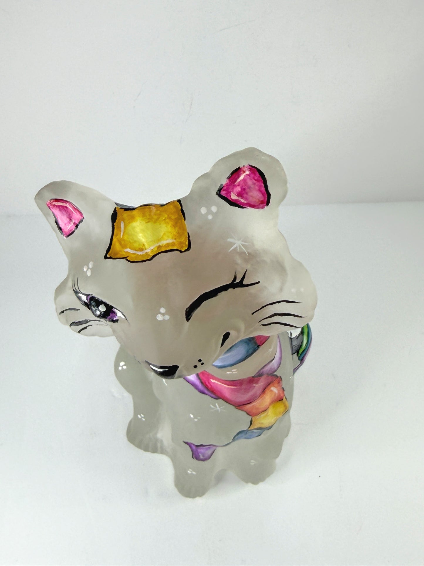 Fenton Super Exclusive Hand Painted Alley Cat by Sunday Dario Cox A1125