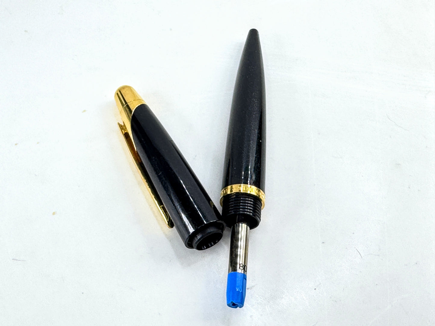 Vintage Alfred Dunhill black lacquer gold plated retractable ballpoint pen SS477